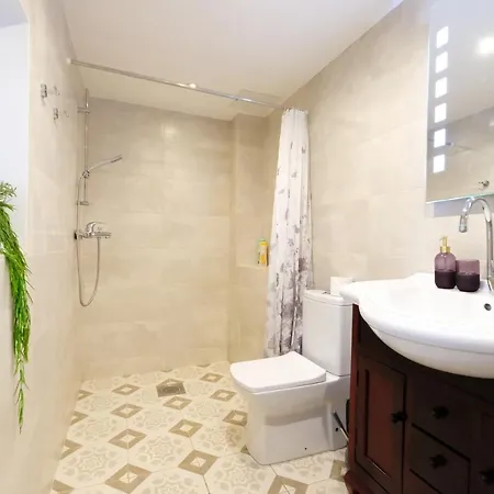 - 2 Bedroom On Old Town Main Street Viru شقة