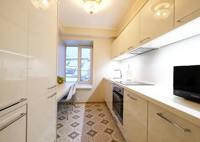 - 2 Bedroom On Old Town Main Street Viru